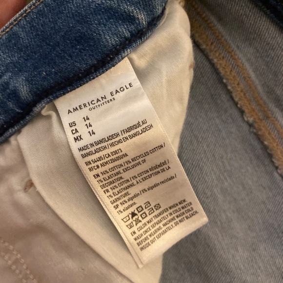 American Eagles AE Stretch Curvy Denim Mom Short size 14 - Picture 3 of 4